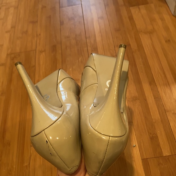 G by Guess Nude Platform Heels - Picture 4 of 4